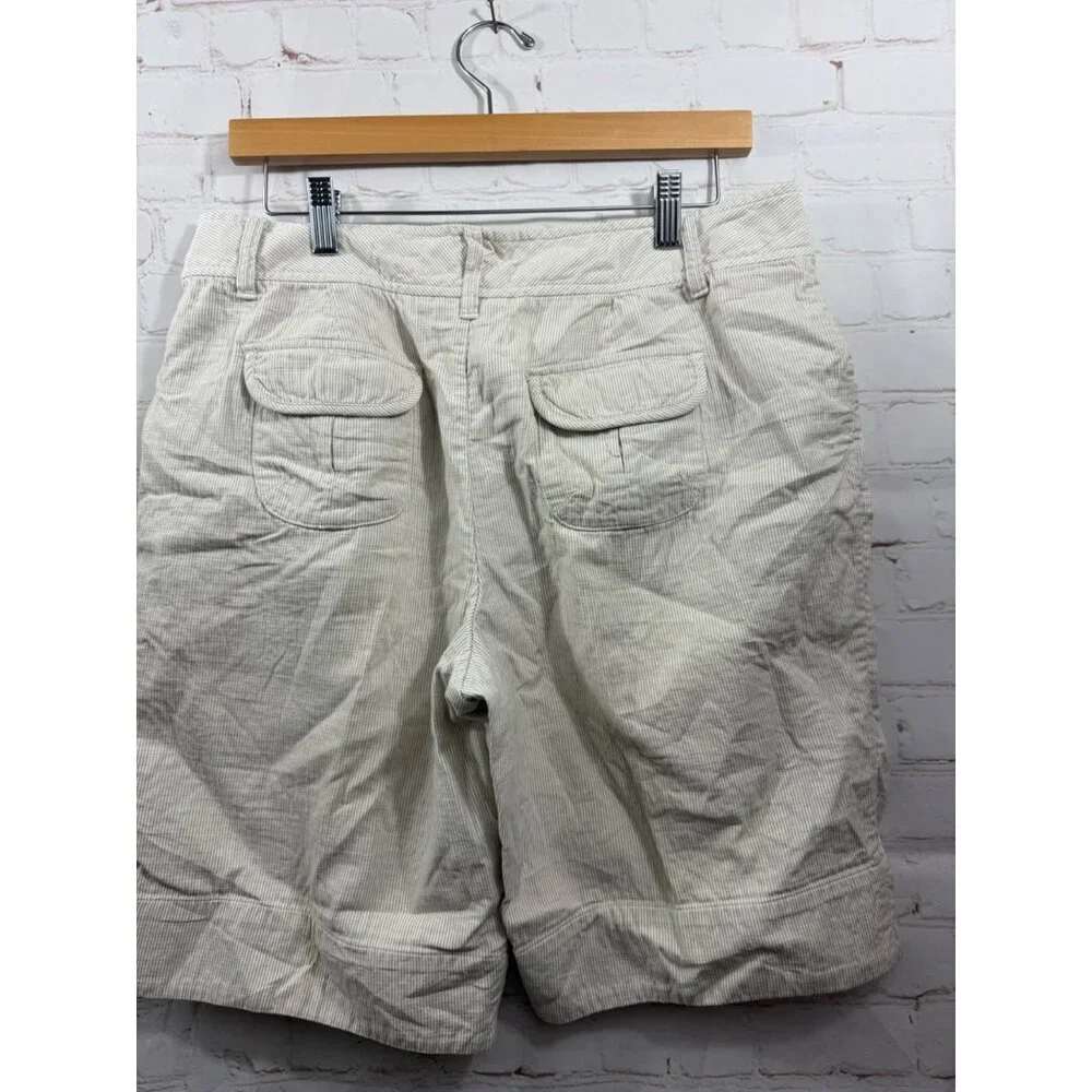 Relativity Shorts Womens Size 12 Petite Tan & White Pin Stripes